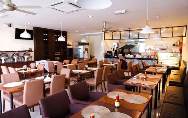 OYO 762 TY Hotel