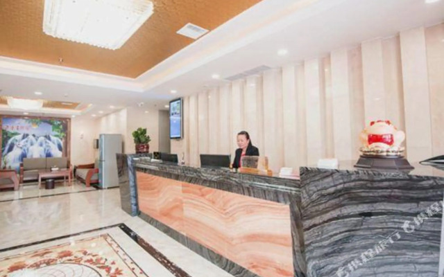 Golden Holiday Hotel