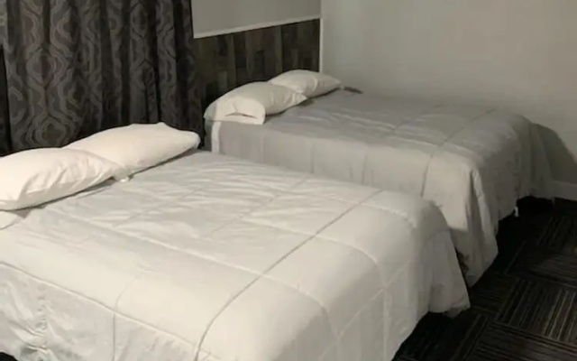 Colonial Motel of North East