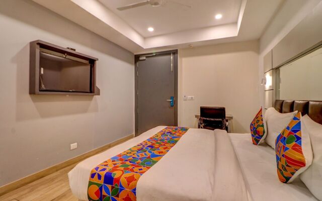 F9 Kirti Nagar by Fabhotel