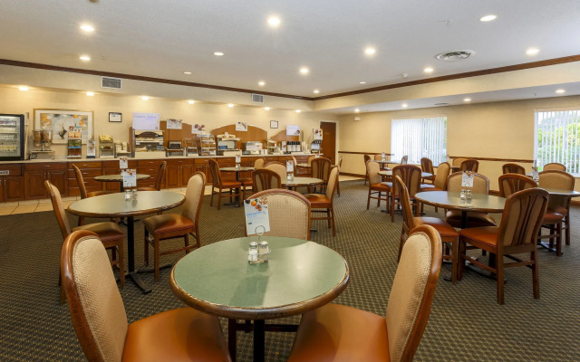 Holiday Inn Express Rochester NE- Irondequoit by IHG