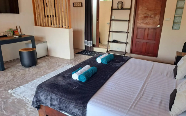 Laura's Guest House - adult only -