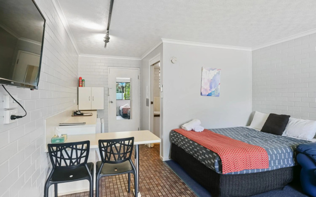 A Raceview Motor Inn – Guest Rooms – Toowoomba