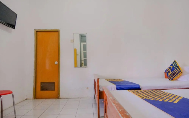 Hotel Raya by OYO Rooms