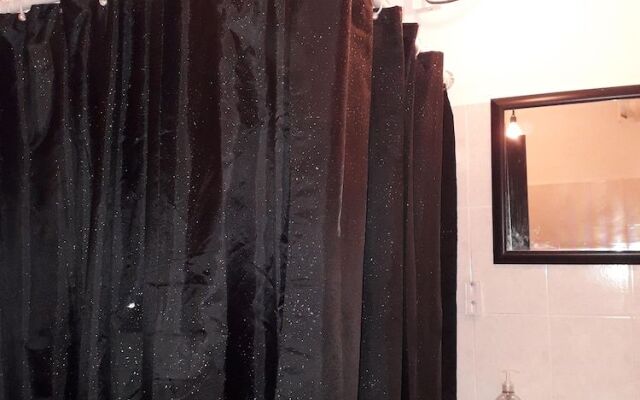 Vela Lounge & Hostel PV