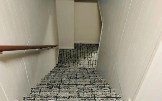 Hometowne Inn & Suites