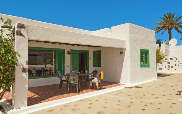 Comfortable Villa in Haría With Swimming Pool