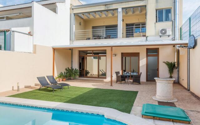 Cas Peix - Adults Only