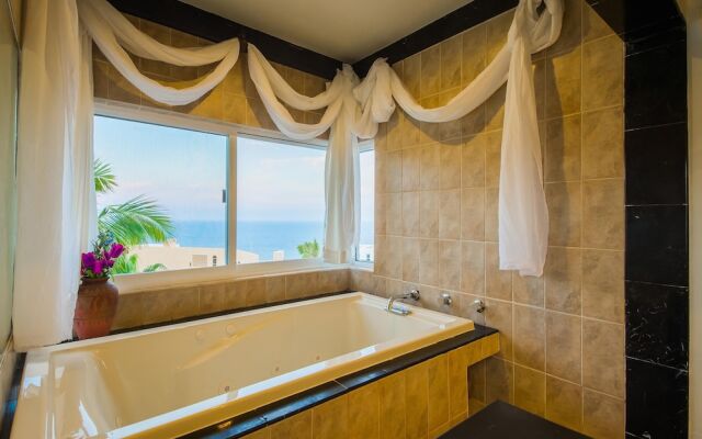 Spacious Cabo Villa Perfect for Large Groups: Villa Alegria