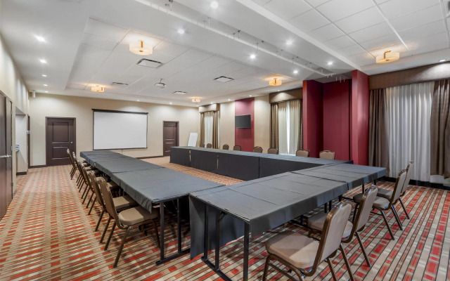 Best Western Plus Hinton Inn & Suites