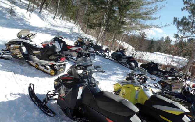 Hawks Nest Lodge And Restaurant