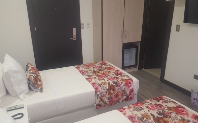 Hotel Arvut Collection