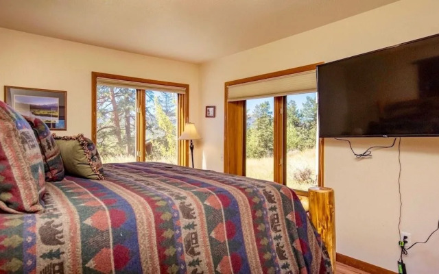 Tranquil Luxury Vacation At Windcliff 3 Bedroom Home by RedAwning