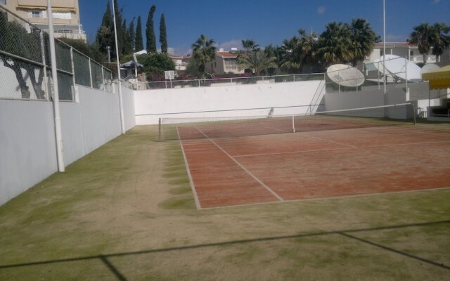 Nina's House Limassol Star