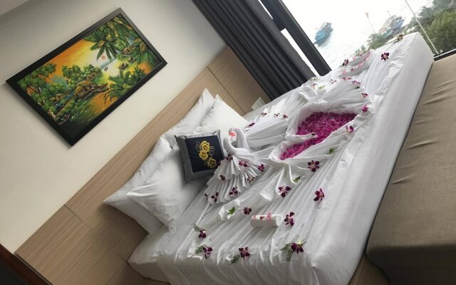 Nha Trang Harbor Apartments & Hotel