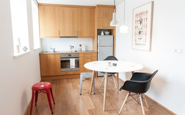 Mengi Apartments