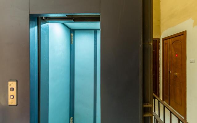 Chiara Modern Apartment by Wonderful Italy