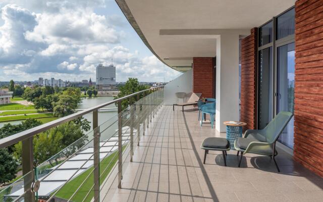Crystal House Suite Hotel & SPA