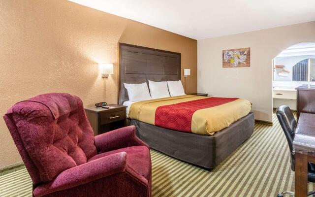 Econo Lodge Winfield