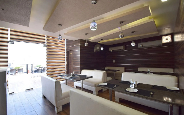 OYO 7110 Hotel Prince