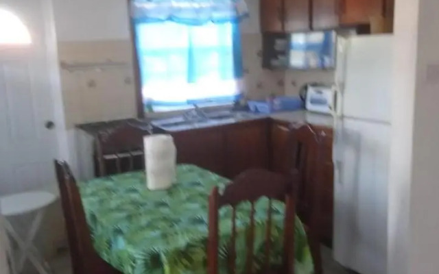 Tropical Breeze Guest House