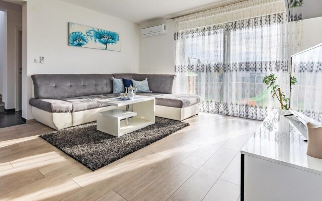 Amazing Home in Skatari With Wifi and 3 Bedrooms