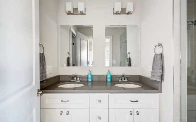 Scenic Dt Skyline! Walk To Sloan'S Lake!