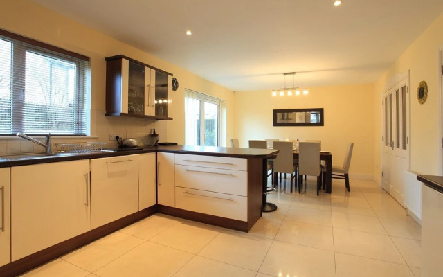 Ardmullen 4 bed Walnut