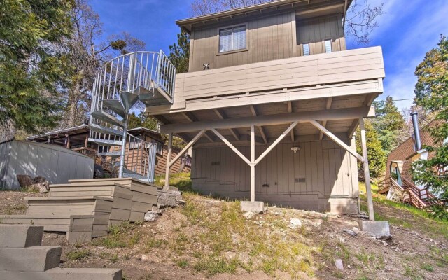 Crestline Cabin w/ Deck: 1 Mi to Lake Gregory