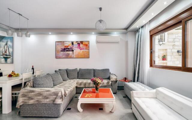 Vasili's Home - 5 Min from the City Ceter