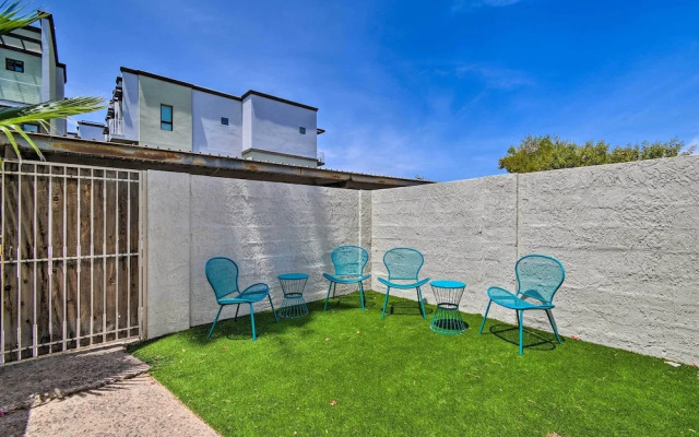 Scottsdale Townhome w/ Pool Access, Near Old Town!