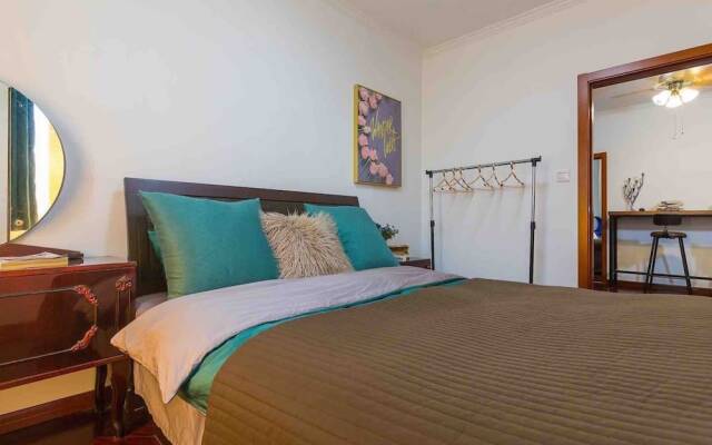 Splendiferous Apartment - Wang Jing