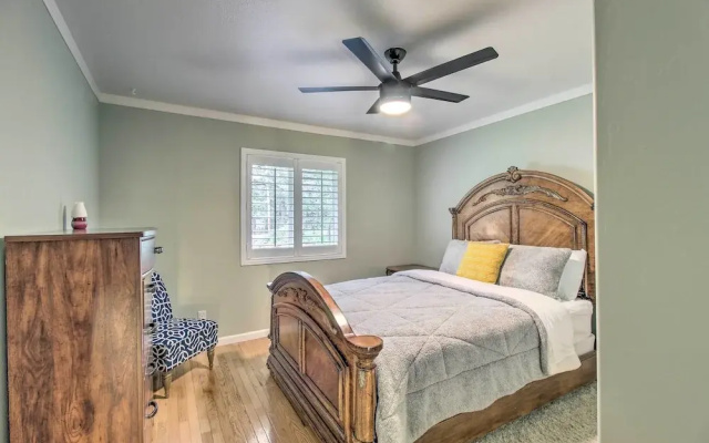 Cozy Pinetop Retreat w/ Yard & Heated Gazebo!