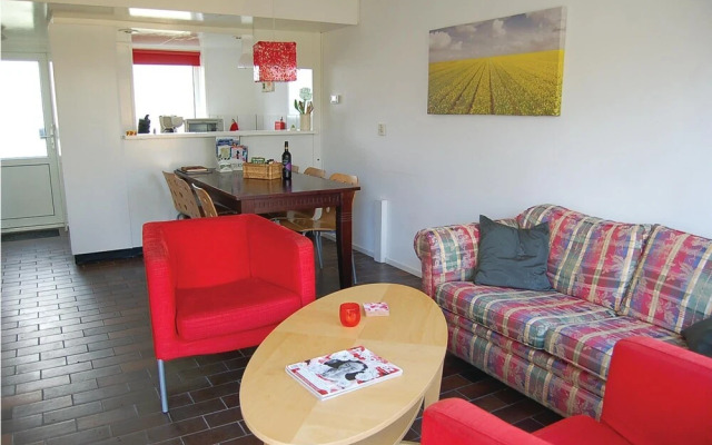 Nice Home in Bruinisse With 3 Bedrooms and Wifi