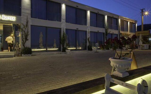 Yali Sui̇tes Hotel