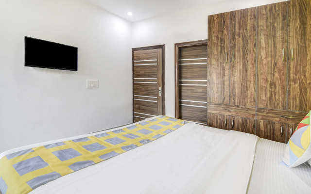 Oyo 81017 Collection O Elegant Stay