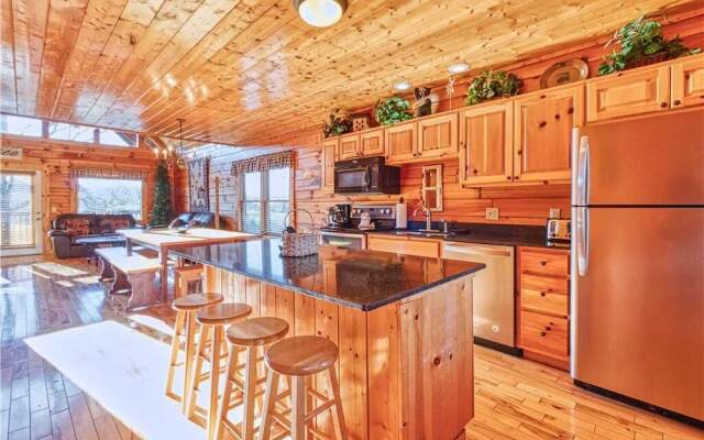 Smoky Mountain Retreat - Five Bedroom Cabin
