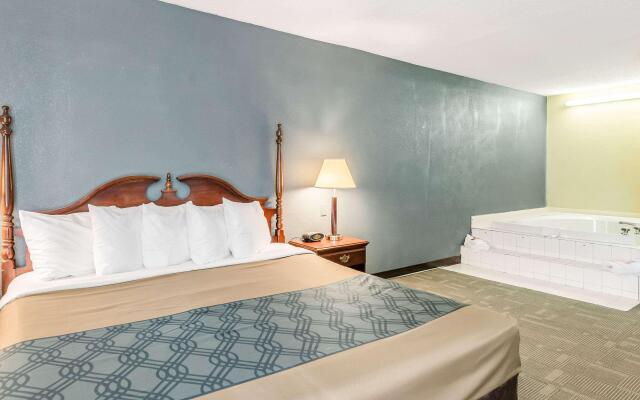 Econo Lodge Inn & Suites Radford-Blacksburg Area