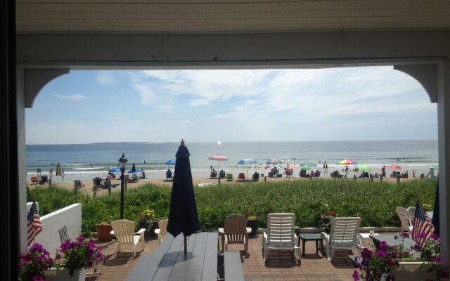 The Sandpiper Beachfront Motel