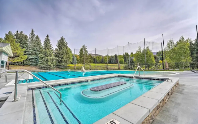 All-season Sun Valley Retreat w/ Deck & Grill