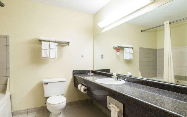 Econo Lodge Cleveland Southeast - Kent
