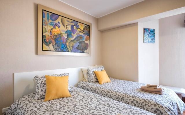 Ur Place Rentals - Modern 3bdrm, Swimming Pool And Gym