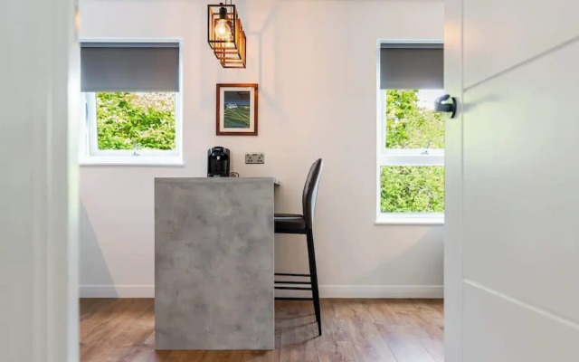 2bedroom Apartment-free Parking