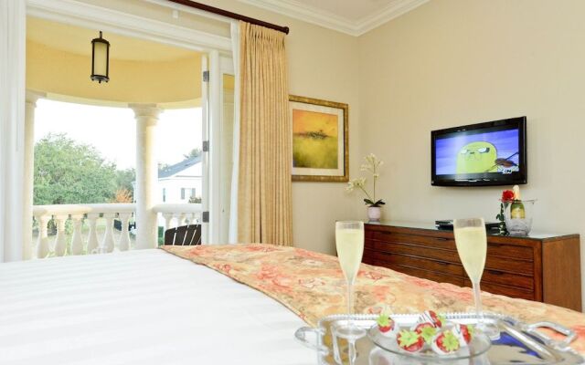 Pool Home in Reunion Resort 4 Br home by RedAwning