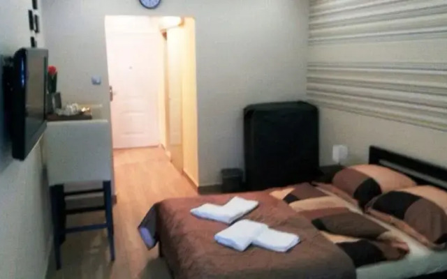 Mira Apartman