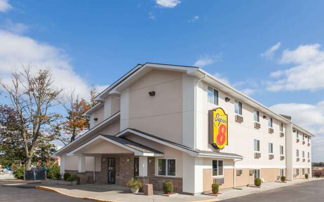 Super 8 by Wyndham Latham/Albany Airport