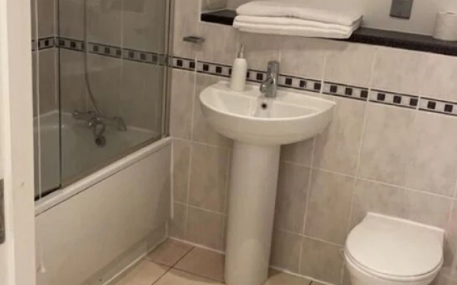 Stunning 2-bed Stratford Apartment