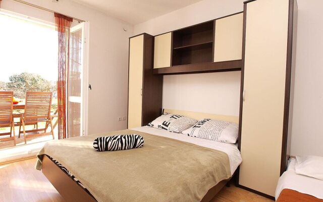 Apartment 785