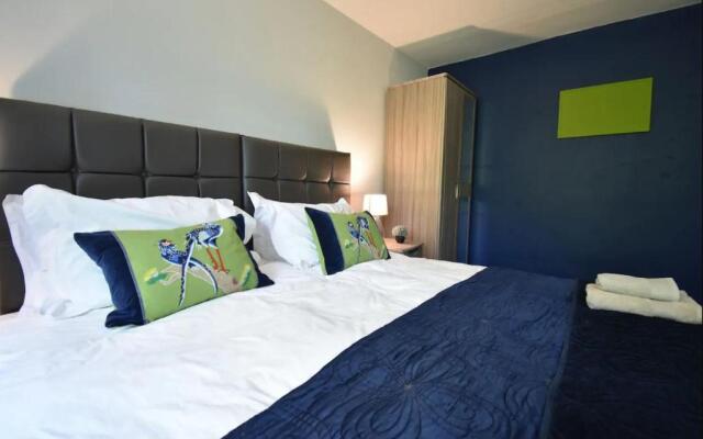 3-Bedroom Comfy Home in Solihull