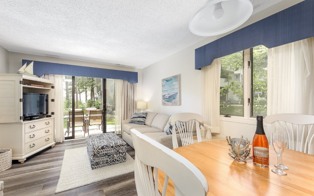 Grand Traverse Bay Lake View Condo 5682